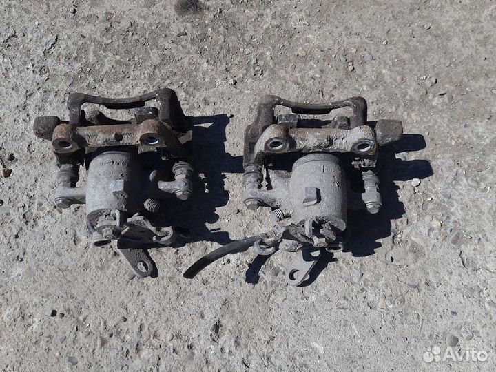 Задние суппорта Volkswagen Jetta 5