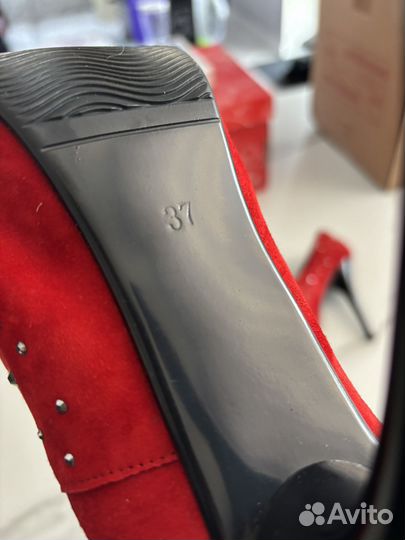 Туфли женские с каблуком