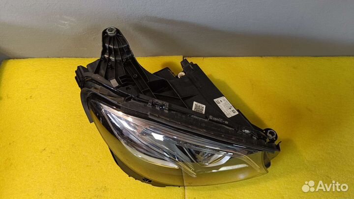 Фара правая Mercedes E W213/W238