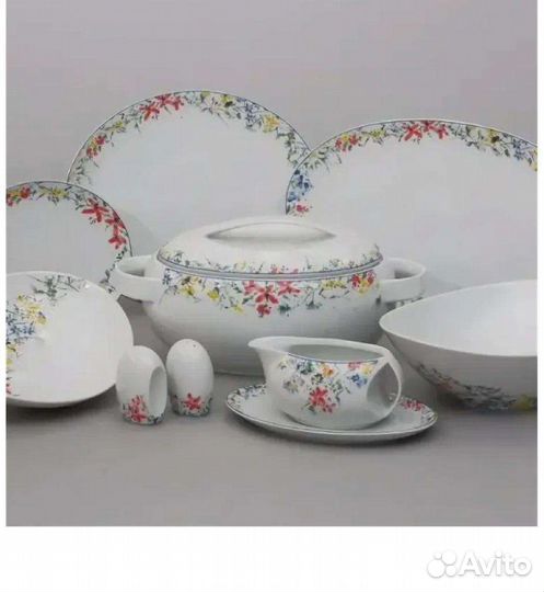 Набор столовой посуды новый