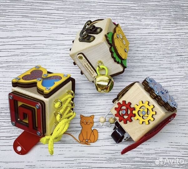 Развивающие игрушки Бизикубики дорожные