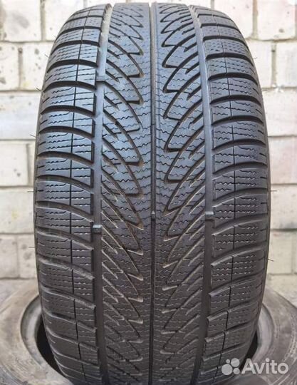 Goodyear UltraGrip 245/45 R17 99V