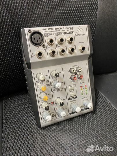 Микшерный пульт behringer UB502