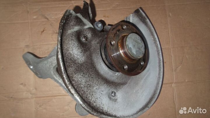 Кулак поворотный задний левый Audi A4 B8