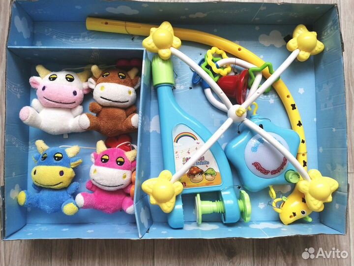 Мобиль на детскую кроватку