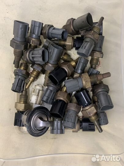 Датчик температуры охлаждающей жидкости subaru