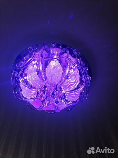 Люстра б/у (с блоком, пультом и лампами)