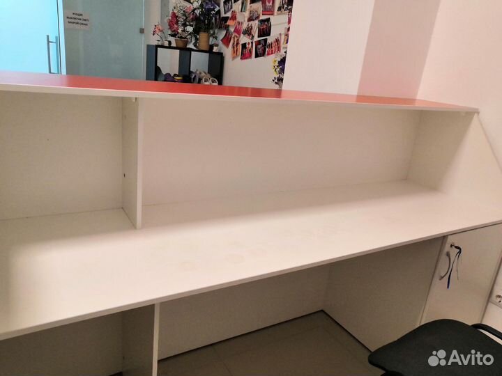 Шведская стенка и администраторская стойка