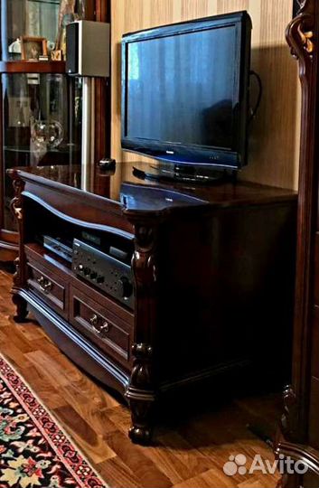 Тумба под телевизор