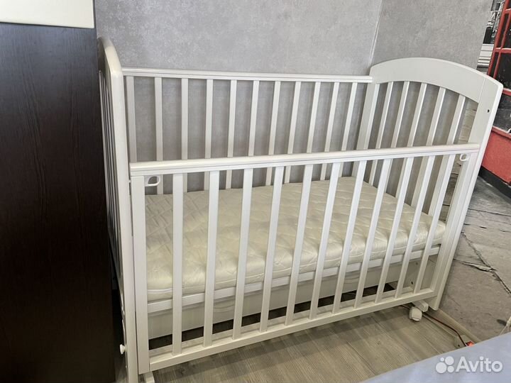 Детская кроватка