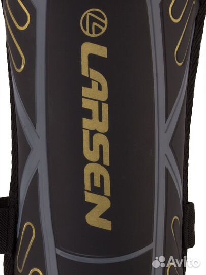 Щитки футбольные