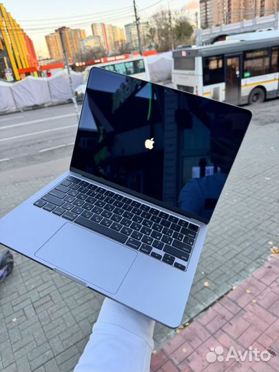 Apple MacBook Air 13 2022 m2