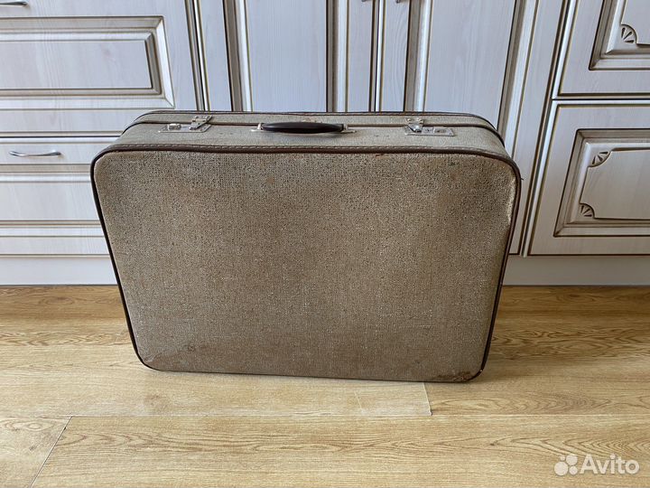 Ретро чемодан