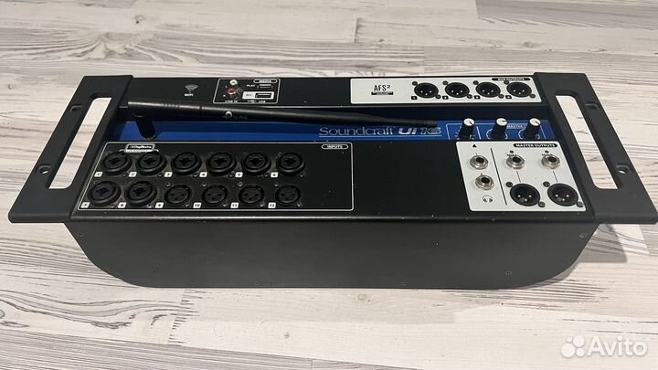 Цифровой микшерный пульт Soundcraft Ui-16