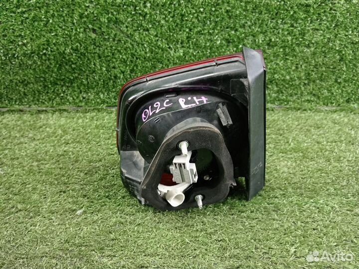 Фонарь задний левый в крышку Volkswagen Tiguan