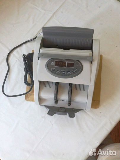 Счётчик банкнот PRO 40U NEO