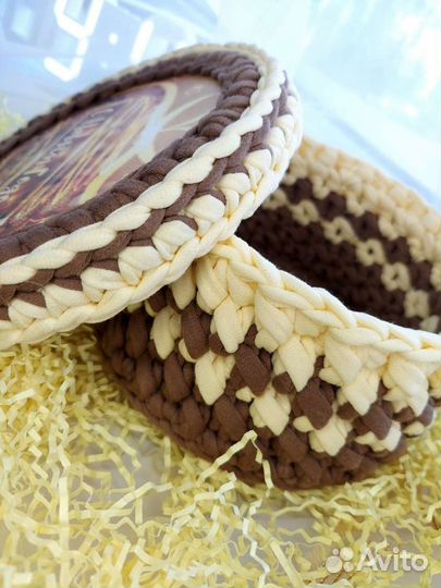 Корзинка,копилки,тапочки