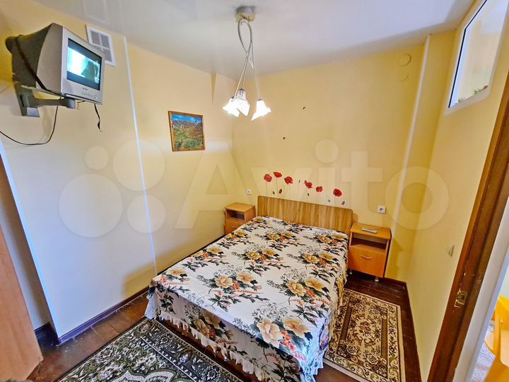 Комната 33 м², 2/2 эт.