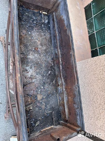 Мангал с крышей