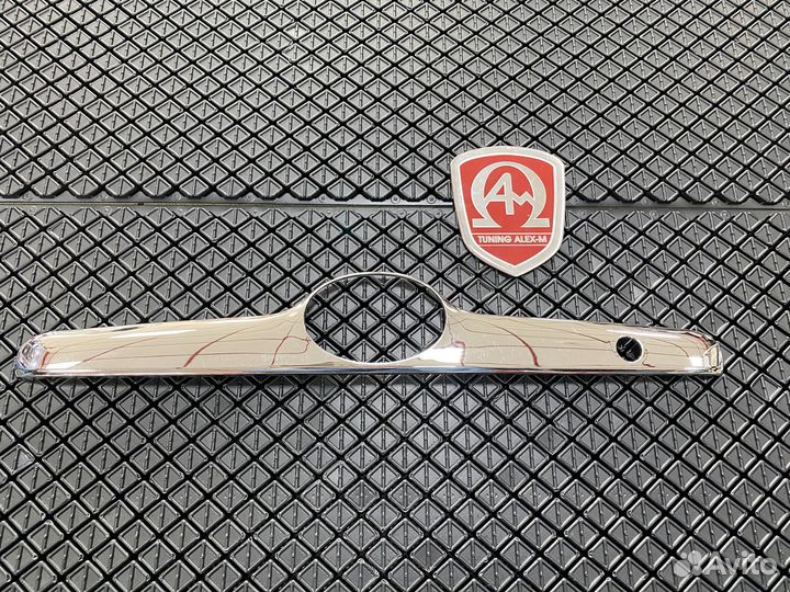 Накладка над номером багажника Toyota Corolla 2002