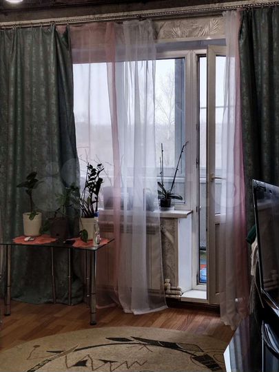 2-к. квартира, 50 м², 3/3 эт.