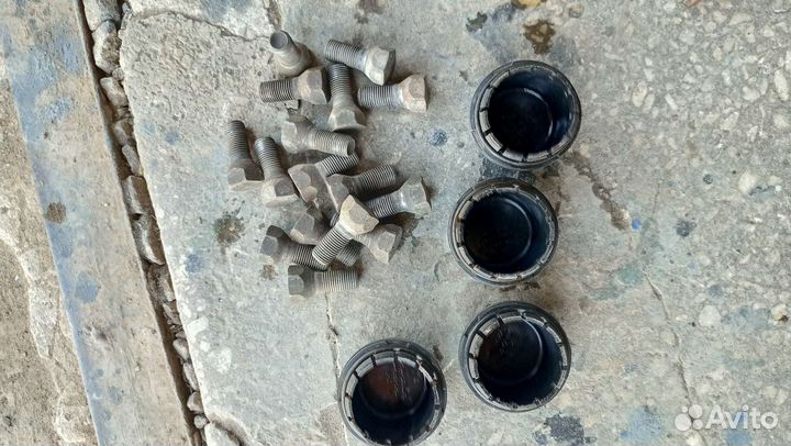 Колёсные болты с колпачками ваз-2108 09