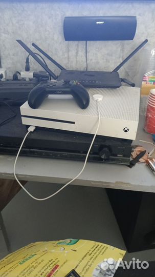 Продаю приставку Xbox one s