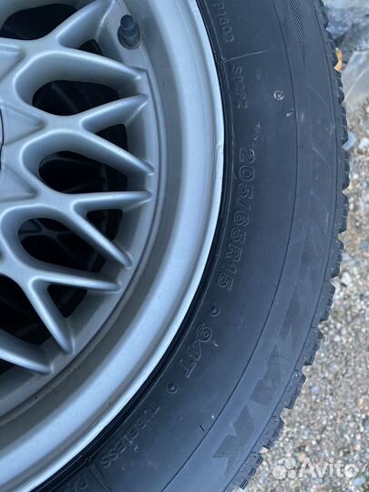 Bridgestone Blizzak Spike-02 205/65 R15 94T