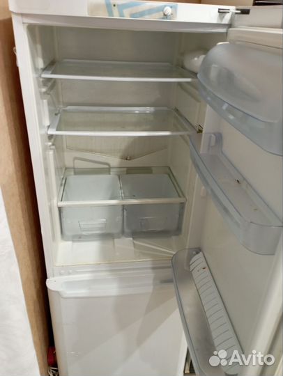 Холодильник indesit