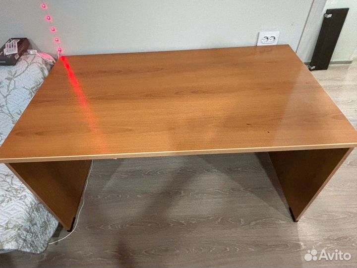 Письменный стол