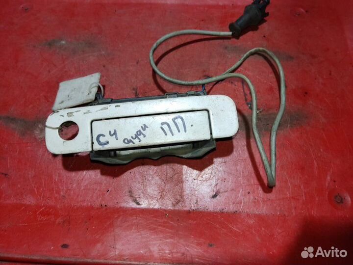 Ручка внешняя передняя правая Audi 100 C4 седан