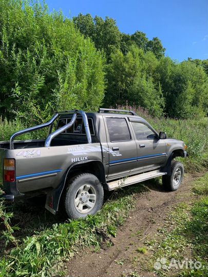 Toyota Hilux 2.8 МТ, 1990, 107 718 км