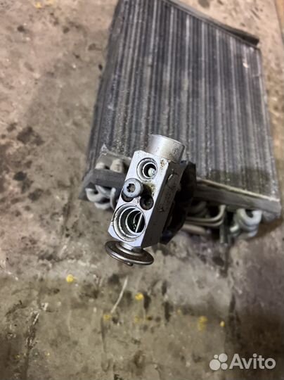 Родиатор печки кондиционера т4