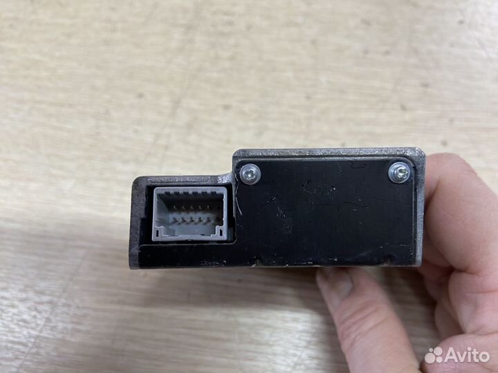 Камера чтения дорожных знаков Toyota Camry 75