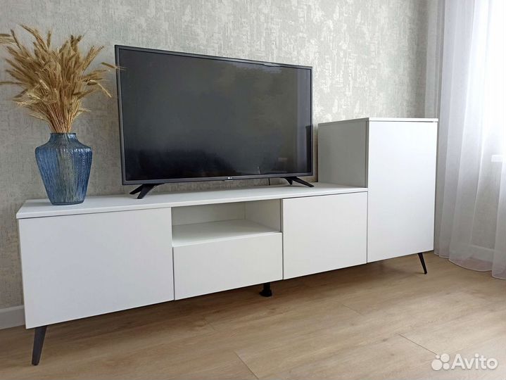 Тумба под TV, белая