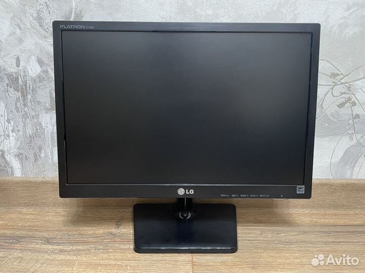 Монитор LG Flatron E1942