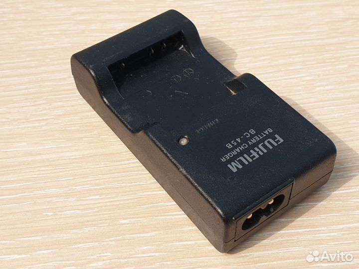 Зарядное устройство Fujifilm BC - 45B. Оригинал
