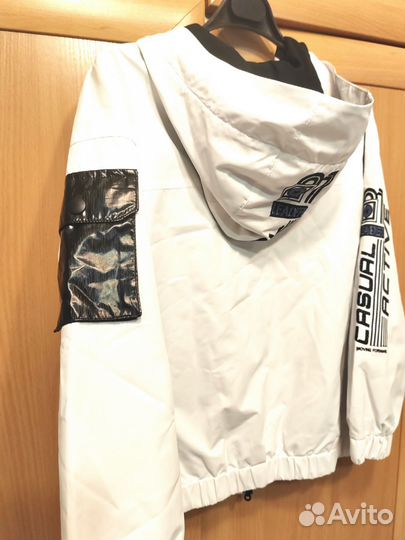 Продам ветровку для мальчика