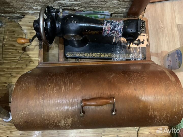 Швейна ручная машинка