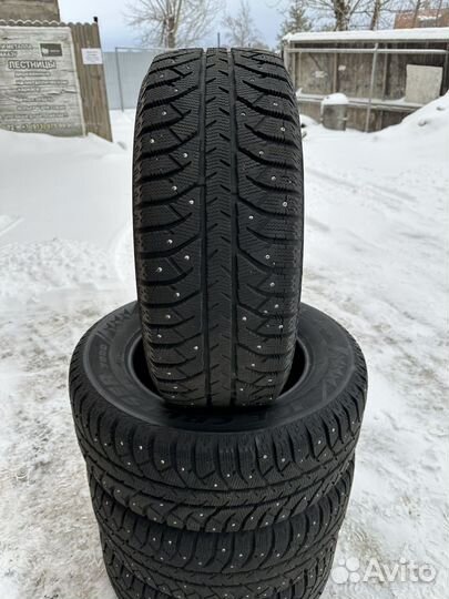 Bridgestone Ice Cruiser 7000 235/60 R16