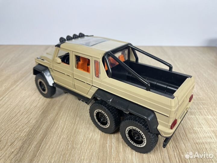 Модель машины металлическая Mercedes-AMG G 63 6x6