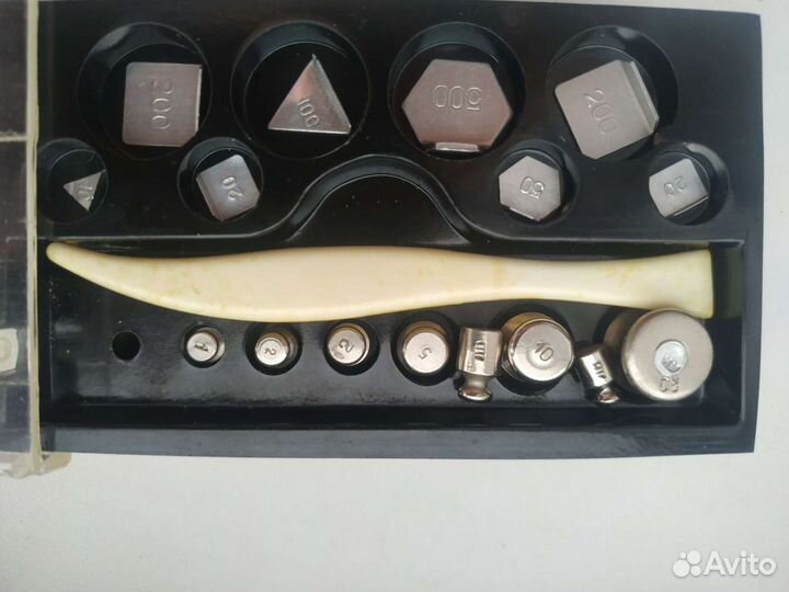 Весы лабораторные