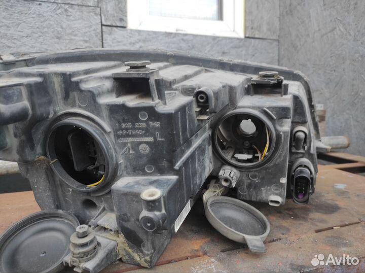 Фара передняя левая на volkswagen touran