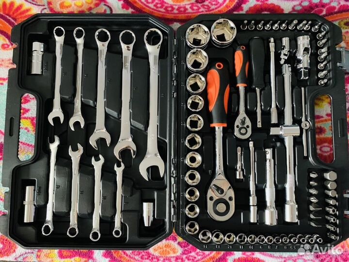 Набор ключи инструменты 82 предмета