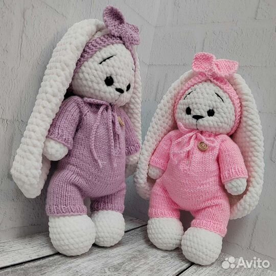 Зайка в комбинезоне