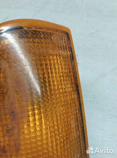 Поворотник правый volkswagen jetta I