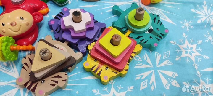 Развивающие игрушки пакетом