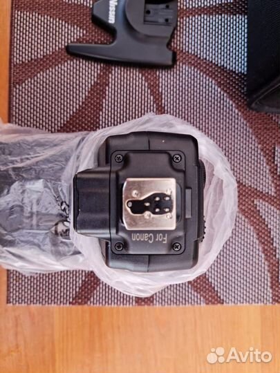 Вспышка для Canon Nissin i60A