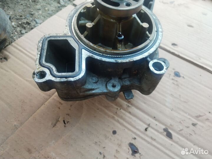 Корпус с помпой A20NHT A20NFT Opel Insignia 2л