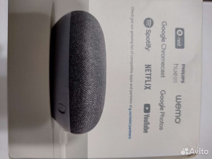 Умная колонка Google home mini